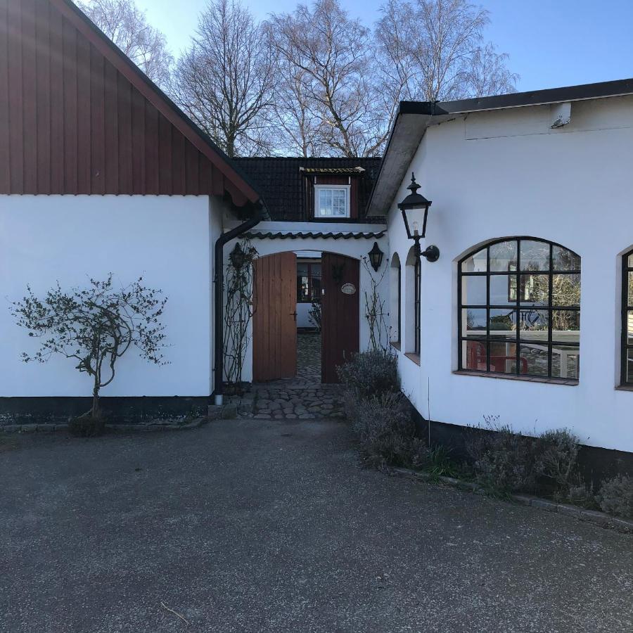 Stort Rymligt Boende Med Tva Sovrum Och Pentry I Lantlig Miljoe Höllviken Buitenkant foto