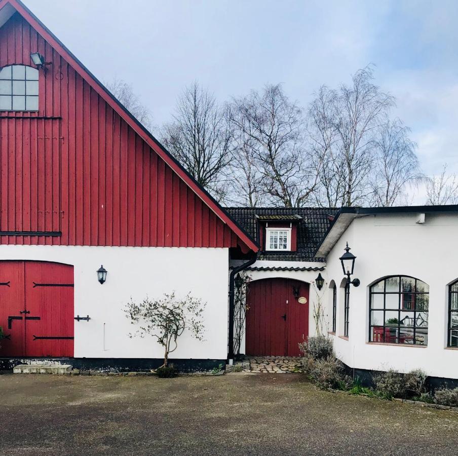 Stort Rymligt Boende Med Tva Sovrum Och Pentry I Lantlig Miljoe Höllviken Buitenkant foto