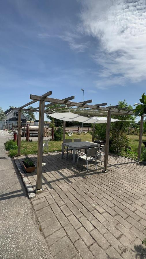 Stort Rymligt Boende Med Tva Sovrum Och Pentry I Lantlig Miljoe Höllviken Buitenkant foto