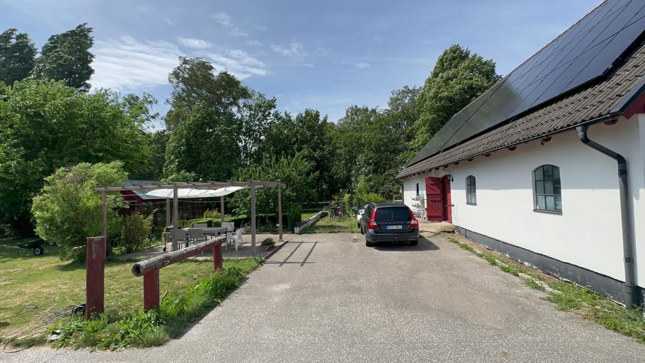Stort Rymligt Boende Med Tva Sovrum Och Pentry I Lantlig Miljoe Höllviken Buitenkant foto