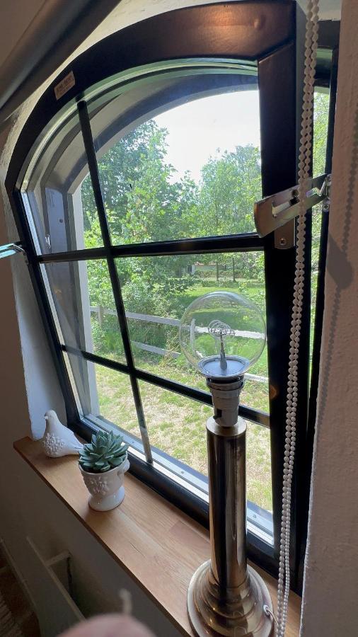 Stort Rymligt Boende Med Tva Sovrum Och Pentry I Lantlig Miljoe Höllviken Buitenkant foto